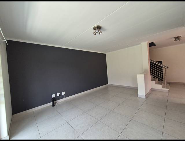 3 BEDROOM DUPLEX TO LET IN GLEN MARAIS